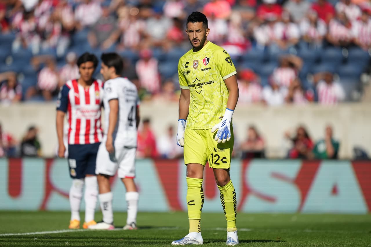 Con un gol solitario de Julián Quiñones el Atlas se llevó una edición más del Clásico Tapatío ante Chivas.
