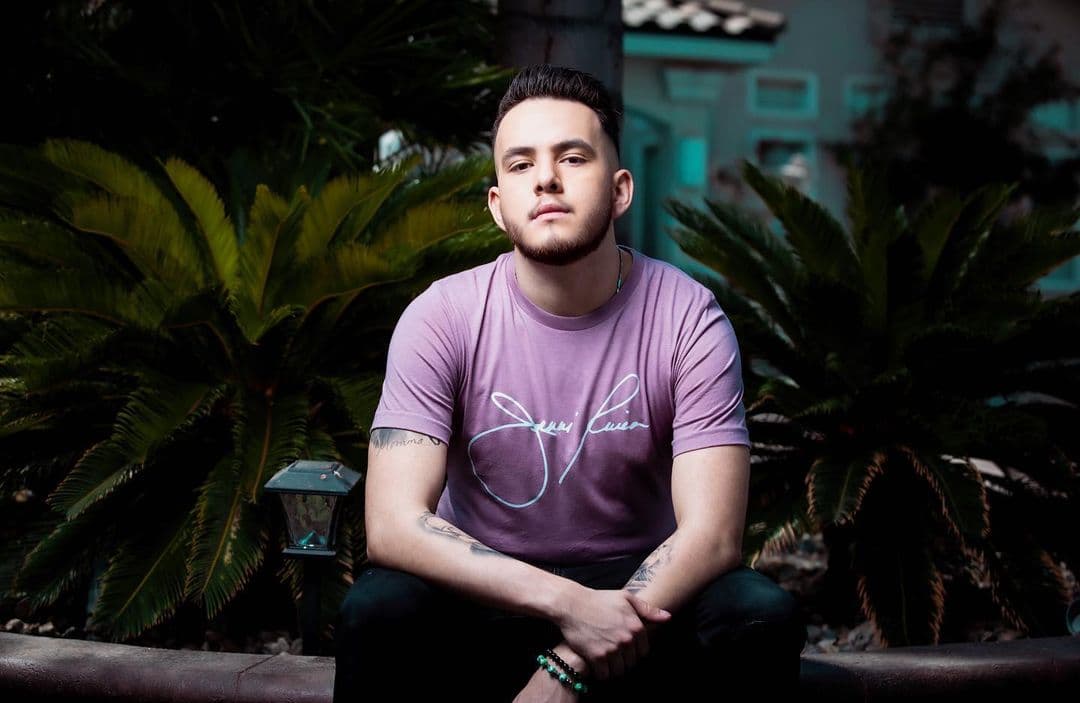 Juan Ángel compartió el proceso que lo llevó a sentirse mejor con él mismo: "A través de la oración y meditación 9 meses después, siento que realmente he sanado muchas heridas que debería haber sanado hace mucho tiempo".
<br>