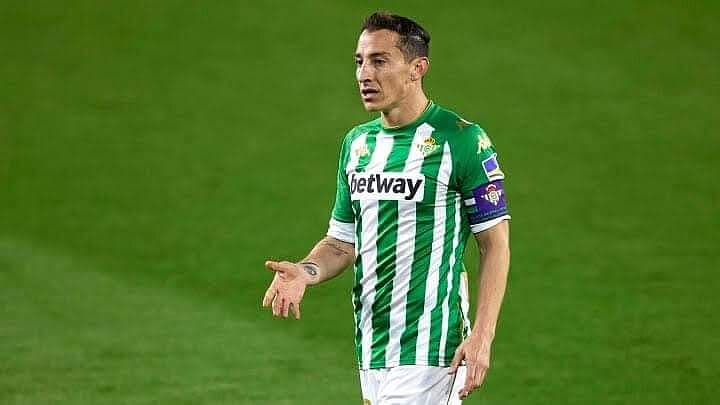 Real Betis descarta a Guardado para inscribirlo de momento en LaLiga