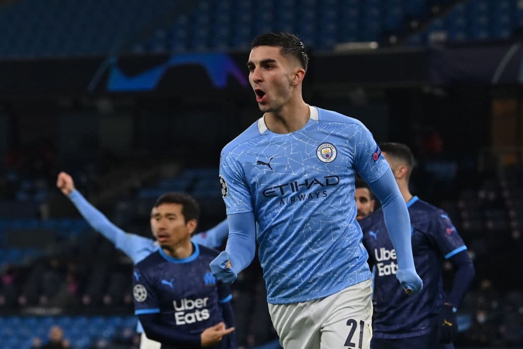 Manchester City derrotó 3-0 al Marsella. Los de Pep no conocen la derrota en la competición y avanzan a la siguiente fase como líderes del Grupo C. El cuadro francés queda eliminado de la justa.