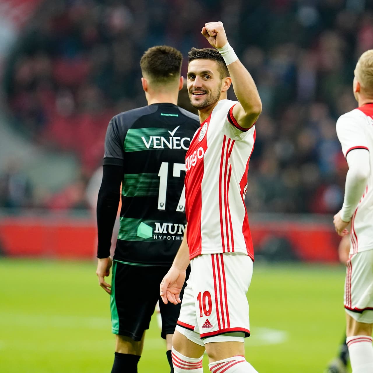 El Ajax simplemente no mostró piedad ante el Den Haag y los goleó con seis goles a uno. El 'Machín' Álvarez no vio minutos en esta goleada.