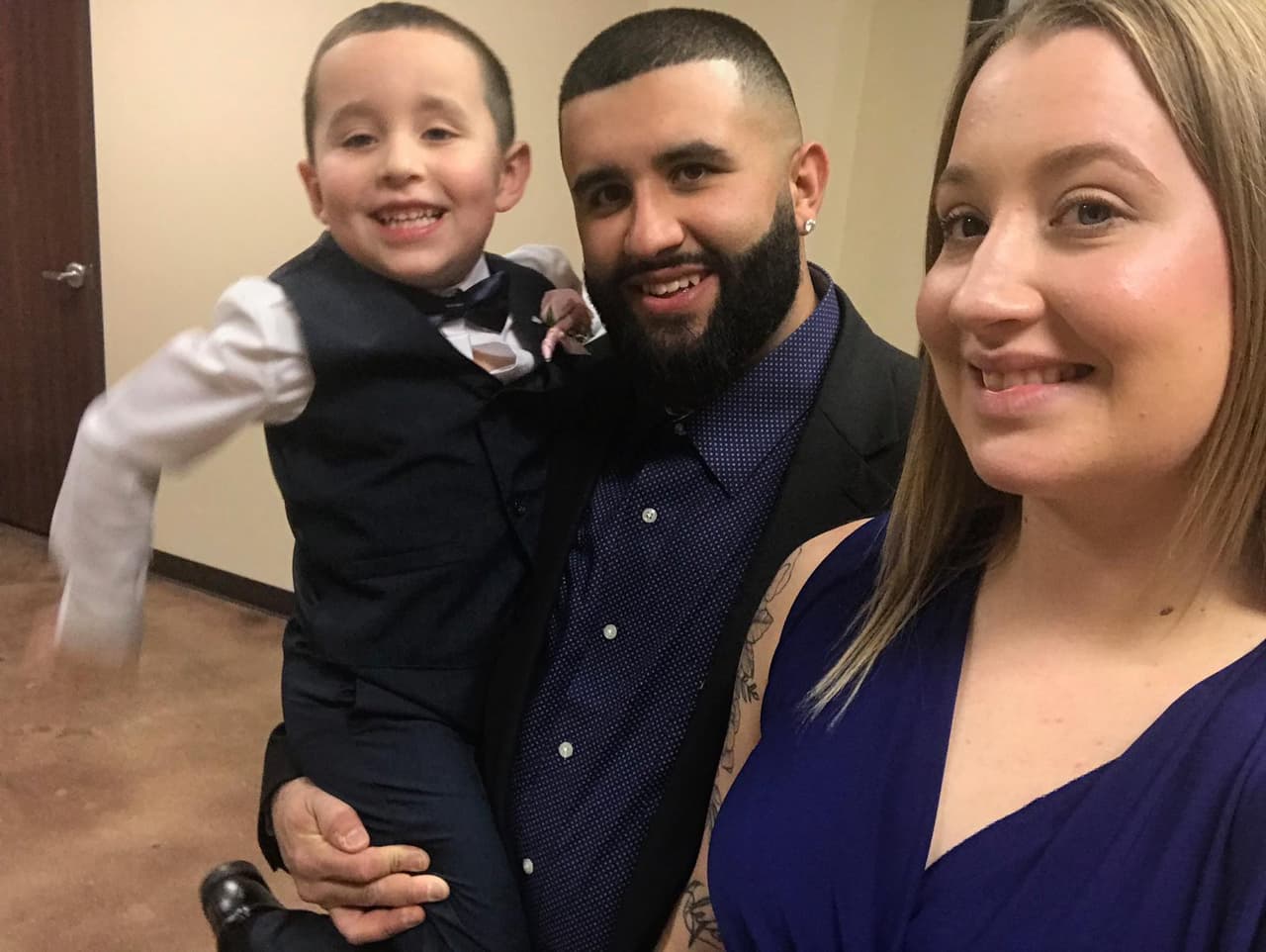 Al joven de 25 años le sobrevivien su hijo de cinco años, su novia y madre.