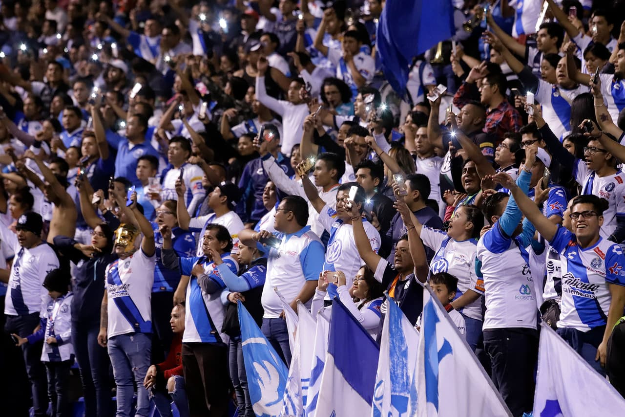 Los fanáticos del equipo Camotero no perdían la fe de sumar en casa a pesar de estar en desventaja de 1-0 durante la mayor parte del encuentro.
