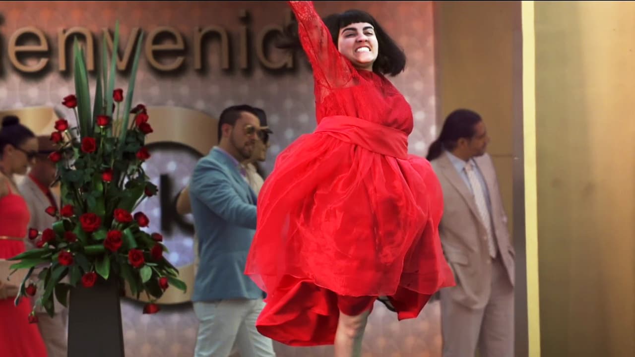 ¡No! Pero por accidente alguien lo lanzó a la alberca.