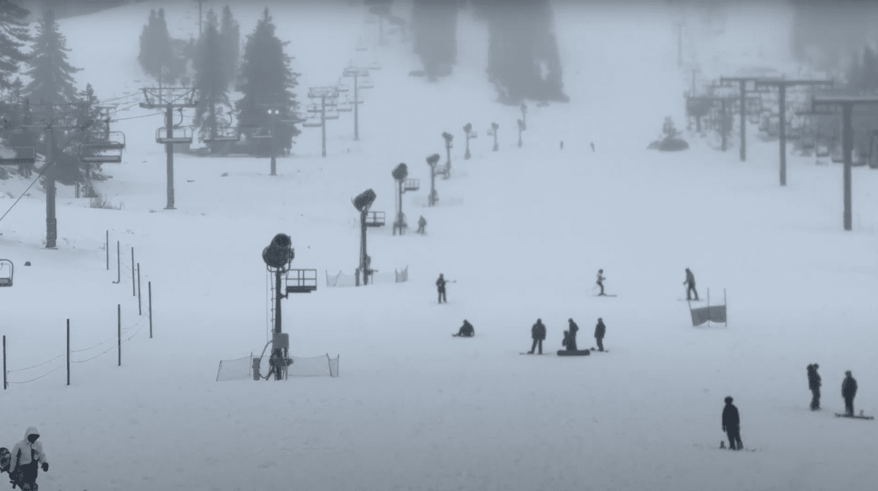 Si te gustan los deportes de invierno o quieres disfrutar de un paseo dingo de un 'Winter Wanderland', estos destinos cercanos serán tus aliados.