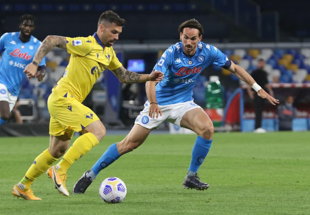 El Napoli, tras empatar 1-1 contra Hellas Verona, se queda fuera de la próxima edición de la UEFA Champions League, sin embargo, la escuadra de Gatusso jugará ota edición más de la Europa League. Hirving Lozano fue titular durante el encuentro.