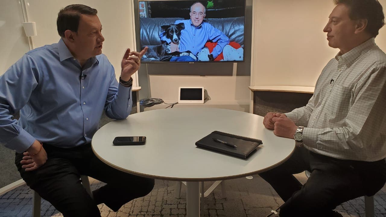 <b>De Valdés - Burak</b> - Una de la las mejores duplas de comentaristas de deportes en México ya que llevan compartiendo el trono por muchos años y ya son parte de la história del deporte mexicano.