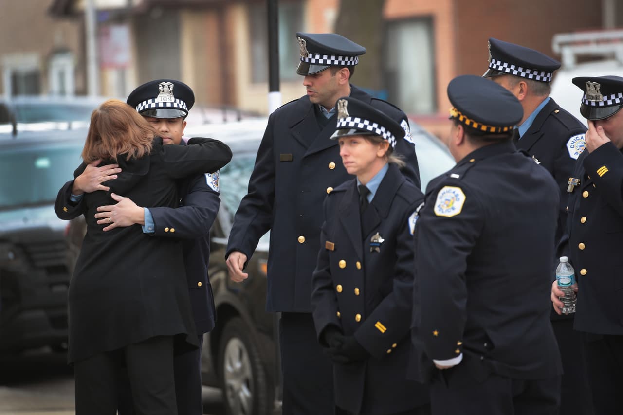 El funeral será este domingo y posteriormente el cuerpo de Bauer será trasladado al cementerio Holy Sepulcre en el 6001 W 11th Street en Alsip, Illinois para darle cristiana sepultura.