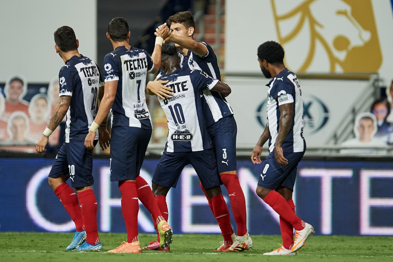 Con doblete de Aké Loba, los Rayados consiguen adueñarse de los puntos en casa.