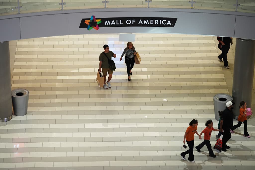 Cientos de mensajes y una operación encubierta: así fue como el FBI descubrió los planes de un joven para atacar el Mall of America en Minnesota