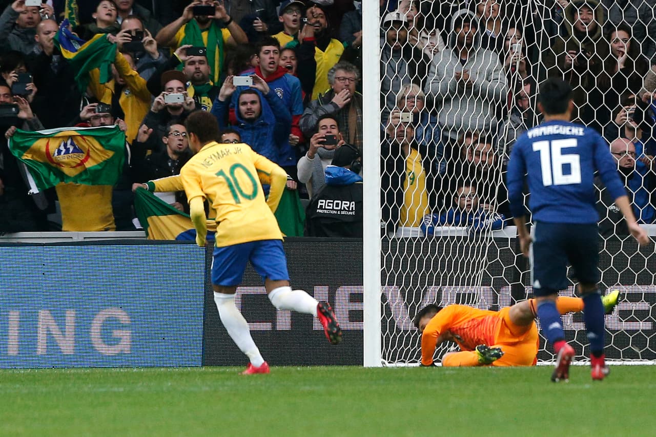 El mismo jugador fue quien se encargó de cambiarlo por gol y marcar así la senda del triunfo para una Brasil muy poderosa.