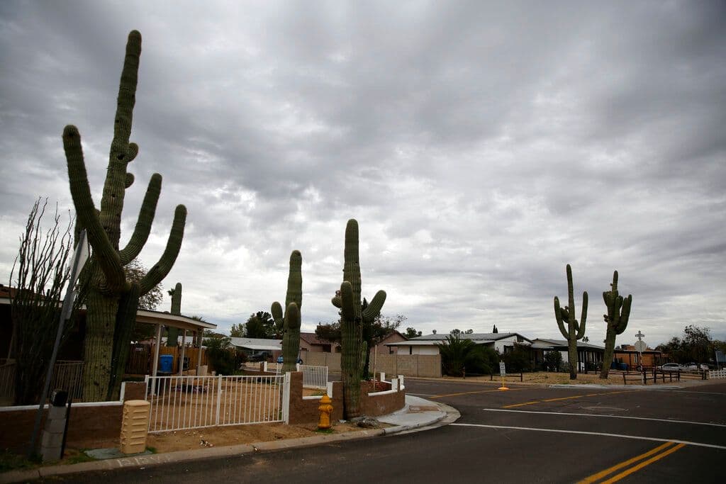 <b>Phoenix: </b>En esta ciudad, el alquiler promedio anual asciende a
<b>19,488 dólare</b>s para una vivienda de dos habitaciones. El monto se encuentra por debajo del promedio registrado en Nueva York, Los Ángeles, Miami y Chicago, pero se aproxima al promedio nacional de 21,480 dólares.