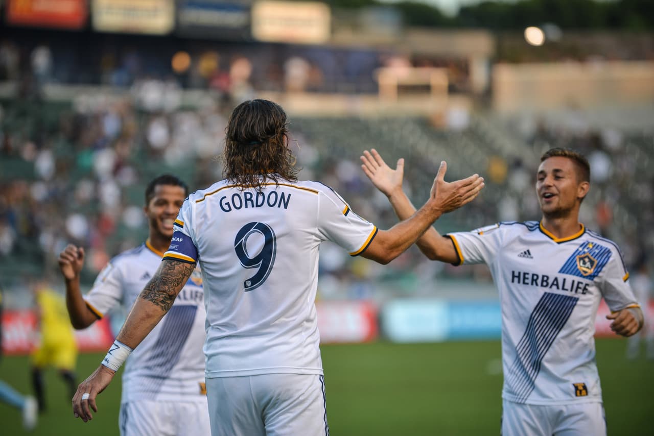 LA Galaxy 5-0 Comunicaciones: LA Galaxy golea y mantiene el paso en la Concacaf