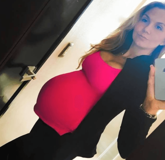 Durante su emabarazo no dudó en presumir su figura.