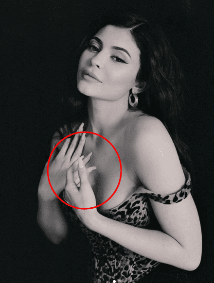 Ella lleva las uñas súper largas, casi siempre en tonos naturales, ya que una de las grandes tendencias de este verano son los colores 'nude' y pasteles, las lleva sencillas, pero bellísimas.