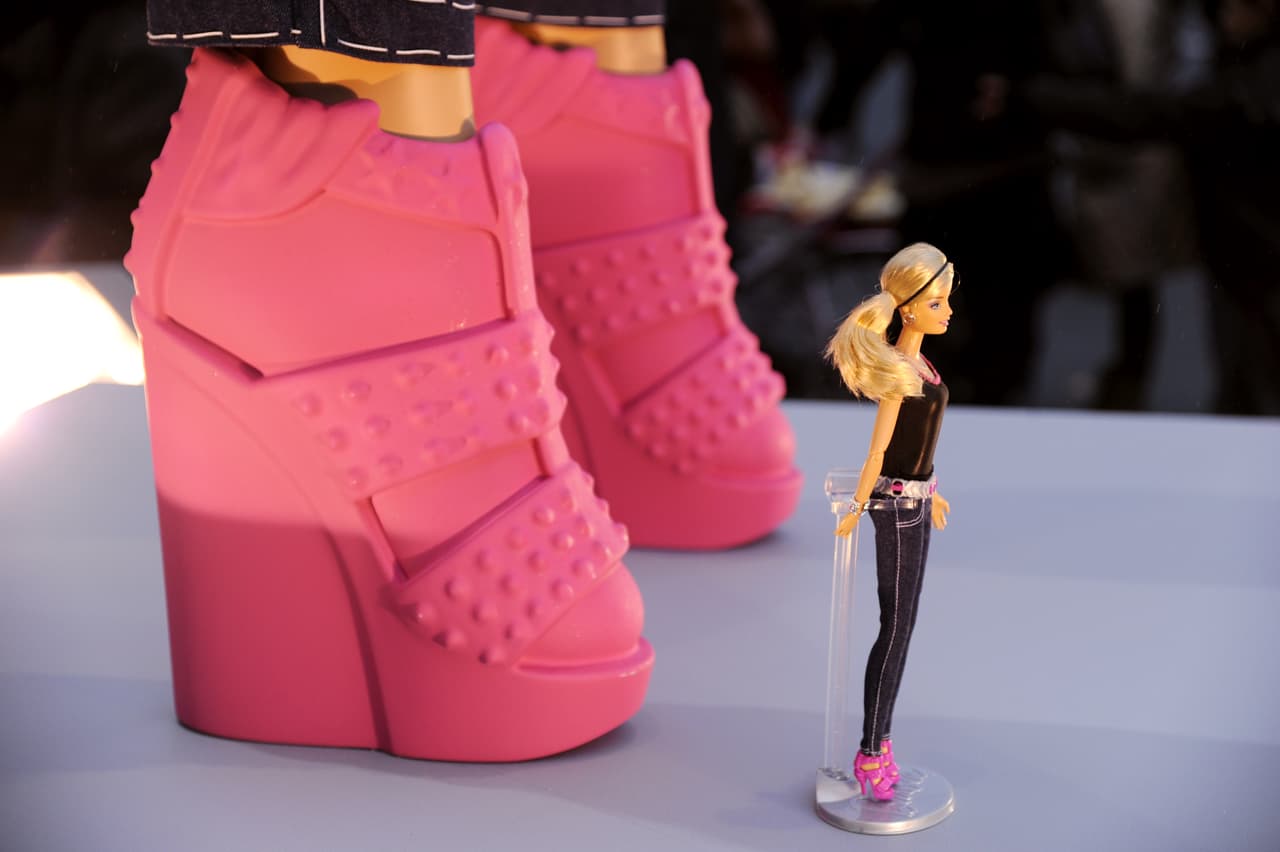 FRANCE-EXHIBIT-DOLL-BARBIE