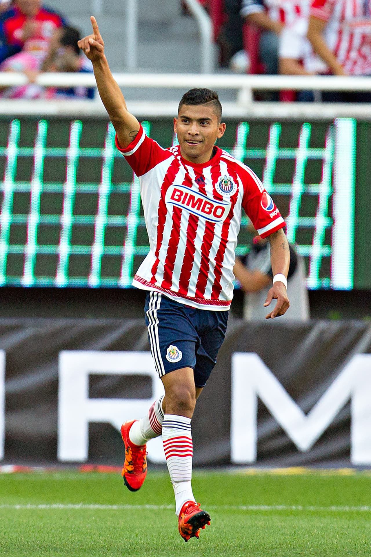 Orbelín Pineda confía en el triunfo de Chivas como local ante Pumas