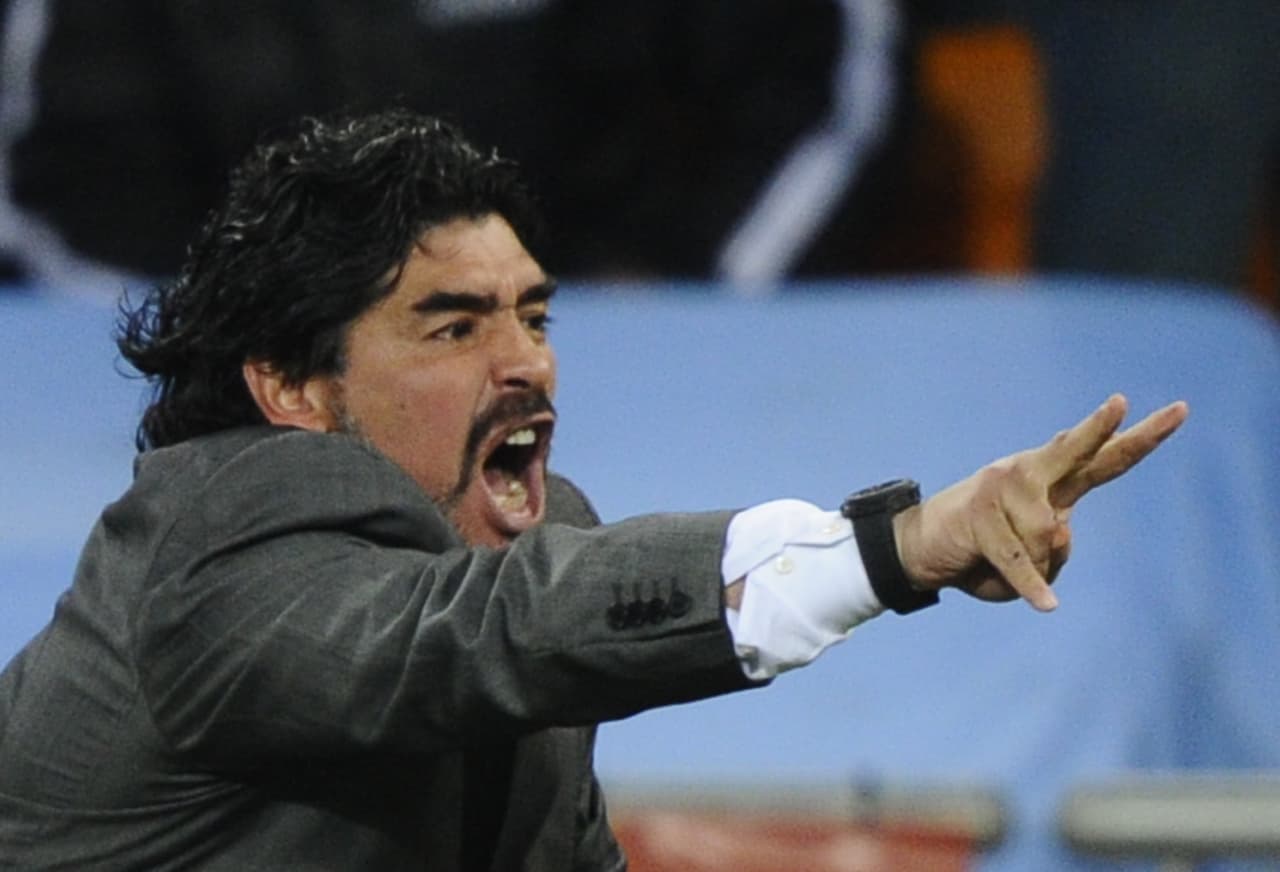 Maradona: ''Me duele el traspaso de Higuaín a la Juventus''