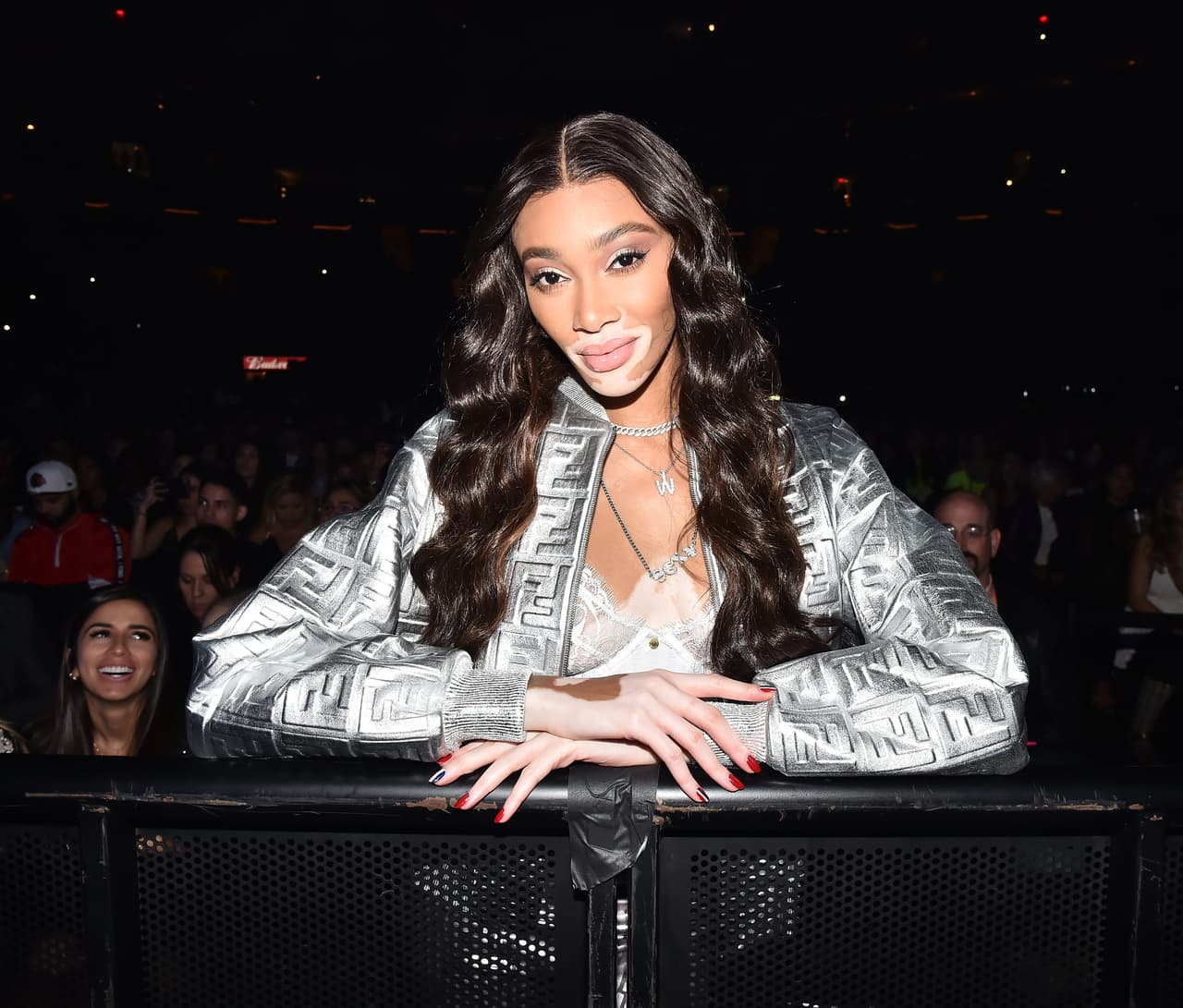 Y durante su estancia en esa ciudad, se le observó junto a la modelo Winnie Harlow, según también reportó
<a href="https://pagesix.com/2019/10/23/winnie-harlow-sparks-relationship-rumors-with-maluma/?_ga=2.110344325.1631793146.1571952798-129468241.1563395497" target="_blank">Page Six</a>.