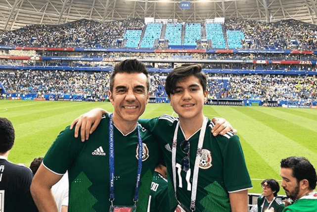 Adrián Uribe y Gael son inseparables, juntos han compartido un sinfín de aventuras, tal como ocurrió en el mundial de Rusia en 2018.
<br>