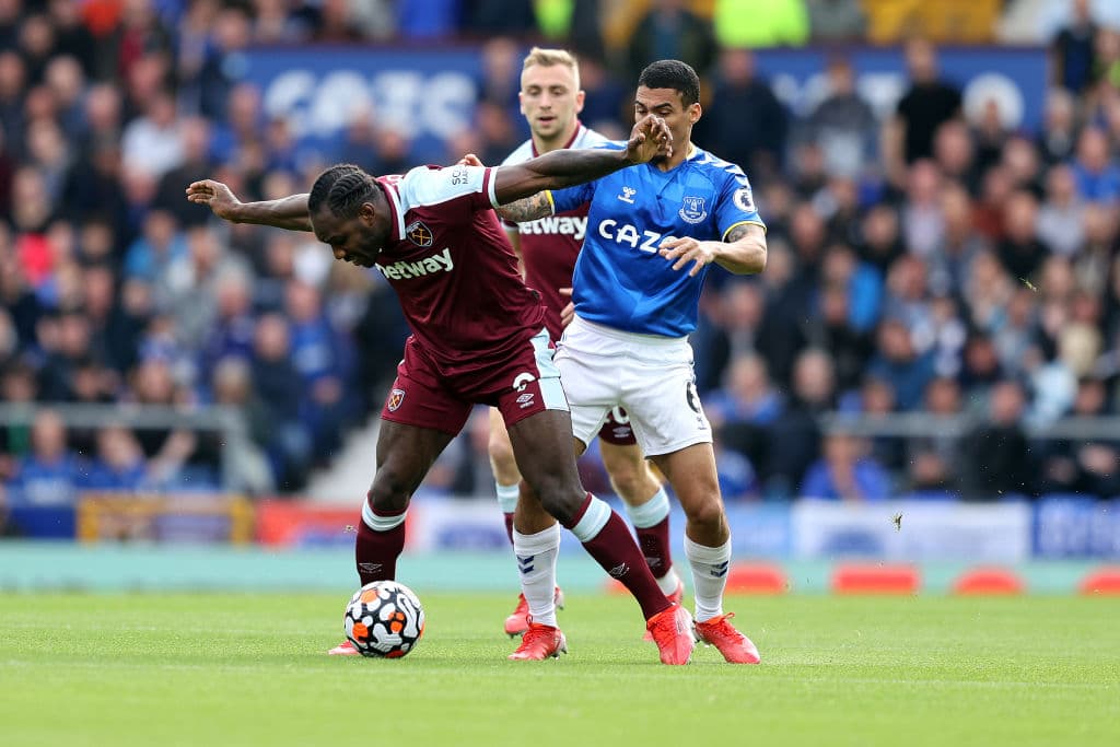 Everton cayó por la mínima ante el West Ham United durante la Jornada 8 en la Premier League. Angelo Ogbonna anotó el único tanto de la tarde durante la segunda mitad del encuentro y hace que los 'Hammers' sean sextos en la tabla, bajando de posición a los 'Toffees' al séptimo.