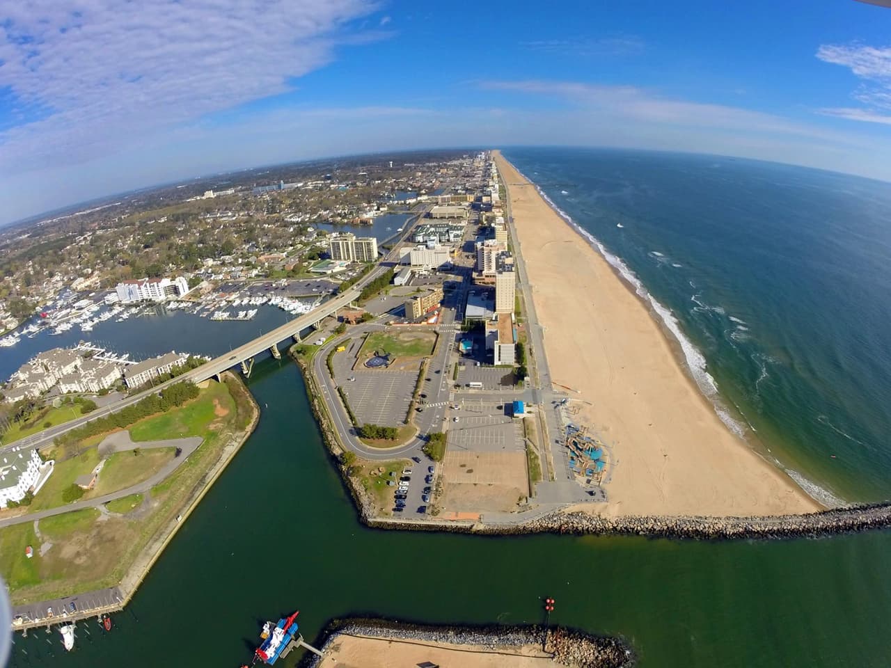 <b>Virginia Beach, en Virginia ocupa el tercer lugar. </b>Mientras la mayoría de los conductores pasan 10 años sin reportar accidentes, en esta ciudad, el promedio de años que una persona está envuelta en un accidente de tráfico es de 9.4 años.
<br>
<br>