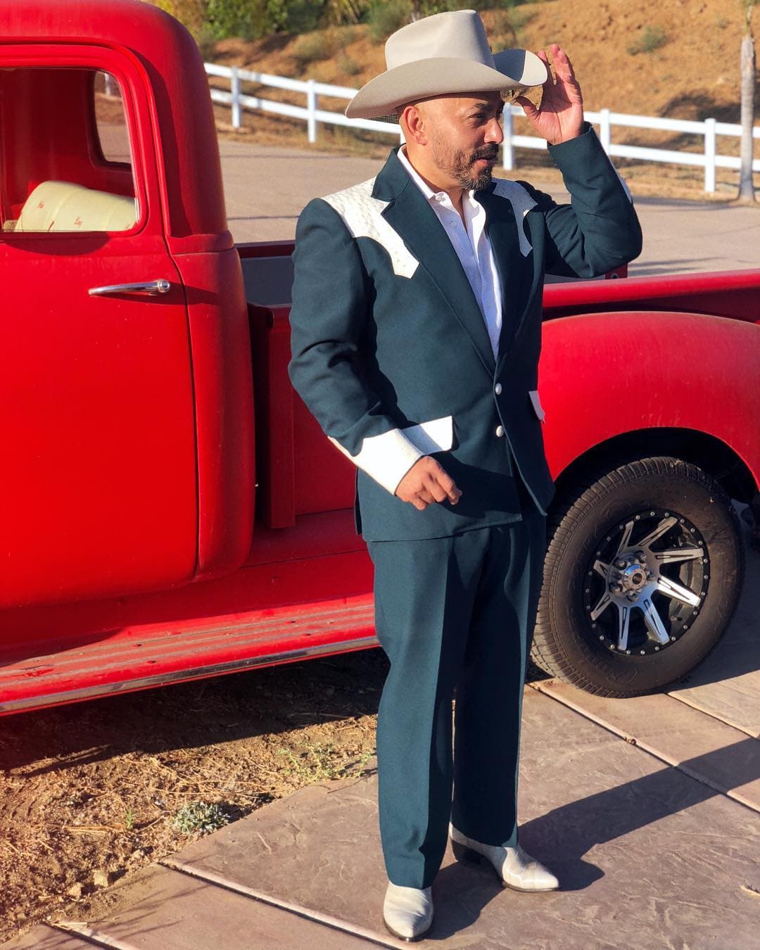 A Lupillo Rivera también lo han vinculado con otras, pero el artista dice estar listo para que el amor lo sorprenda el próximo año 2019.