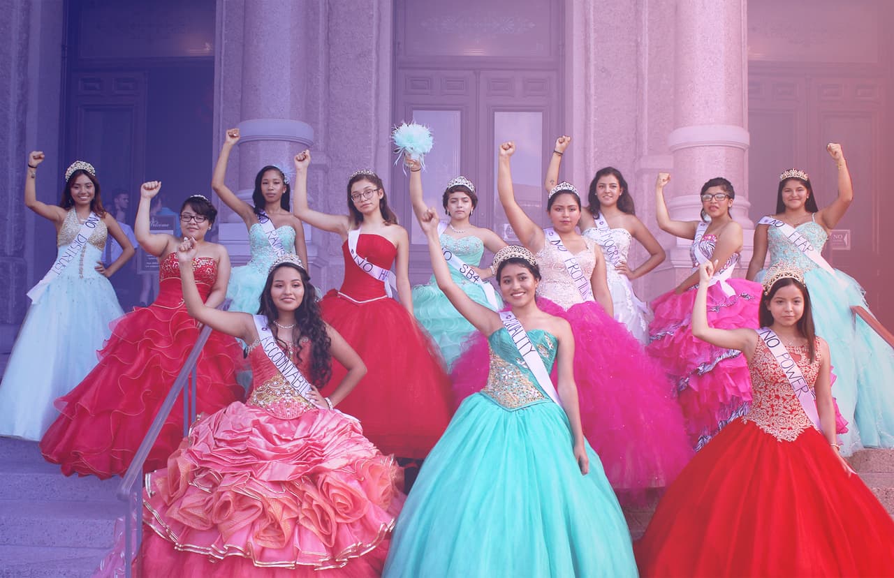 Buscan aumentar el voto de los latinos en Texas a través de las quinceañeras