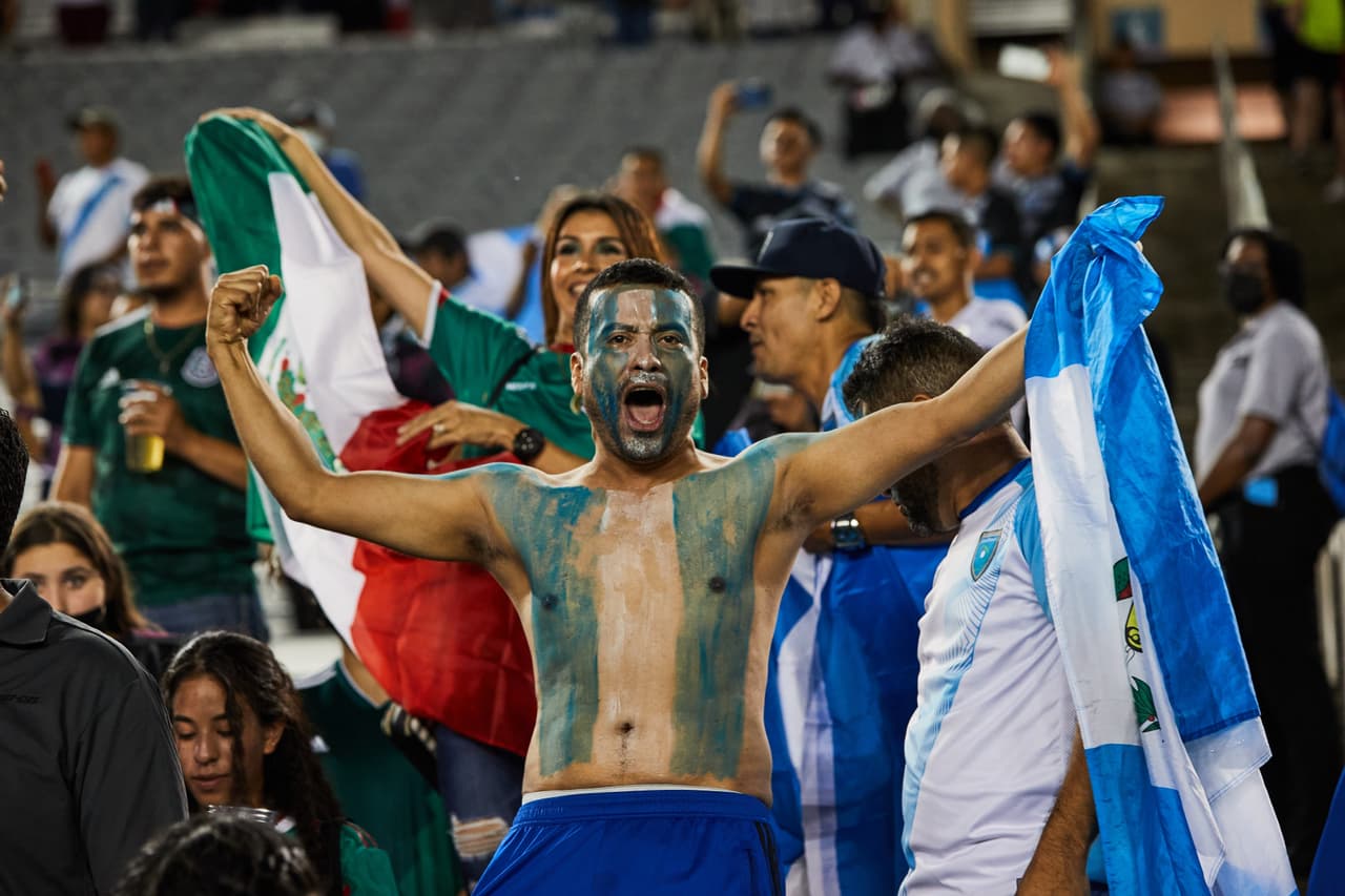 Tras su decepcionante debut ante Trinidad y Tobago, el Tricolor consiguió su primera victoria en la Copa Oro de la mano del 'Mellizo', quien hizo dos goles, y Orbelín Pineda, quien marcó el tercero.