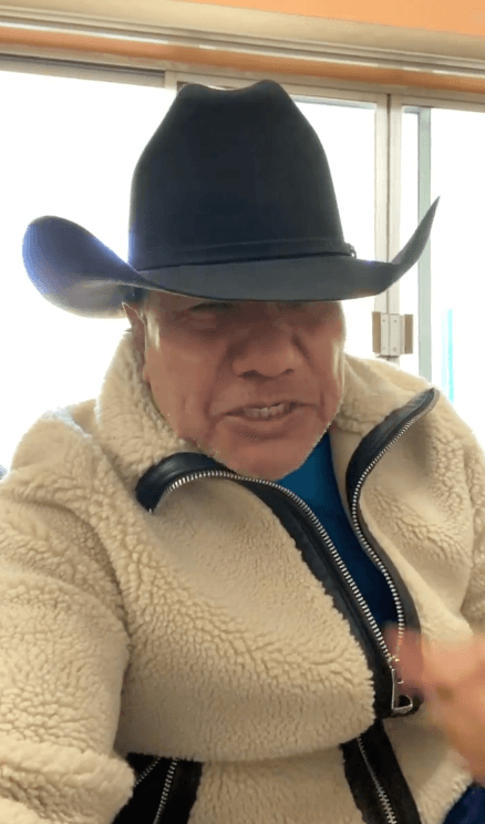 “Cada cabeza es un mundo, nos sorprendió de verdad y tenemos que respetar eso, discúlpenos, nosotros estamos tranquilos y en paz porque eso no quedó en nuestras manos”, finalizó el creador de éxitos como ‘Que no quede huella’ y ‘Dos mujeres, un camino’.