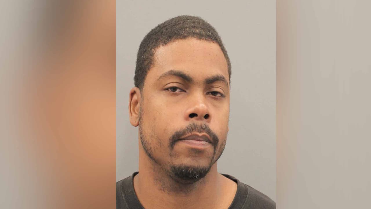 Nicholas Cosby, de 37 años, había sido arrestado anteriormente por violencia doméstica. Se el fijó una fianza de 20,000 dólares.