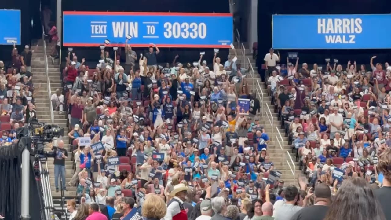 Kamala Harris, candidata demócrata a la presidencia, y su compañero de fórmula Tim Walz visitan Arizona como parte de su gira electoral rumbo a las elecciones generales de noviembre.