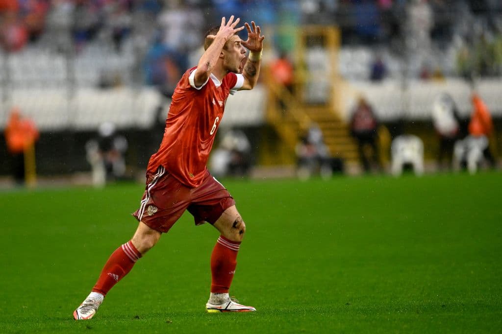 Croacia se impone a Rusia, con un autogol, durante las eliminatorias de la UEFA rumbo a Qatar 2022. Fiodor Kudriashov anotó el gol a favor de los croatas al minuto 81' del encuentro, lo que le dio la victoria y el liderato del Grupo H.