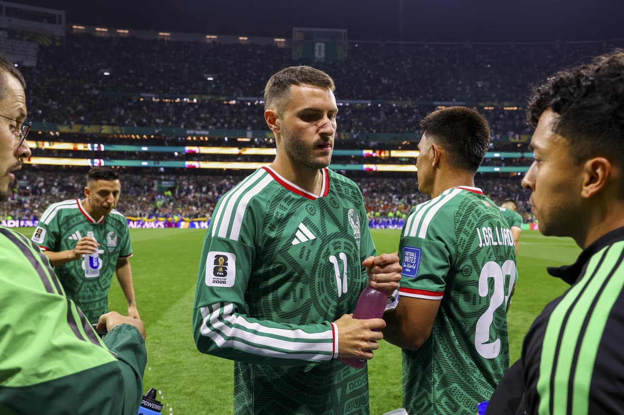Santiago Gimenez sufre de hipervigilancia cognitiva por falta de gol con Selección Mexicana