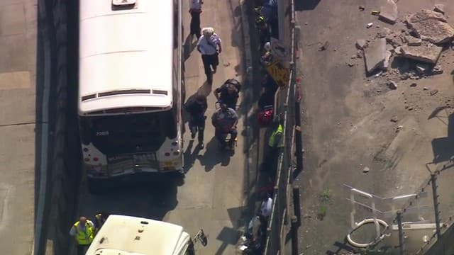 El accidente, según reportes preliminares, dejó
<b>al menos 29 personas con heridas leves.</b>