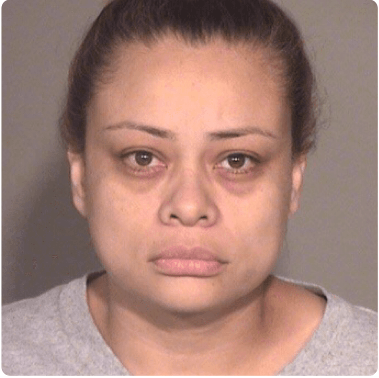 Gabrielle Plascencia de 40 años, con cargos de conspiración, posesión para la venta de sustancias controladas y participación en una pandilla criminal.