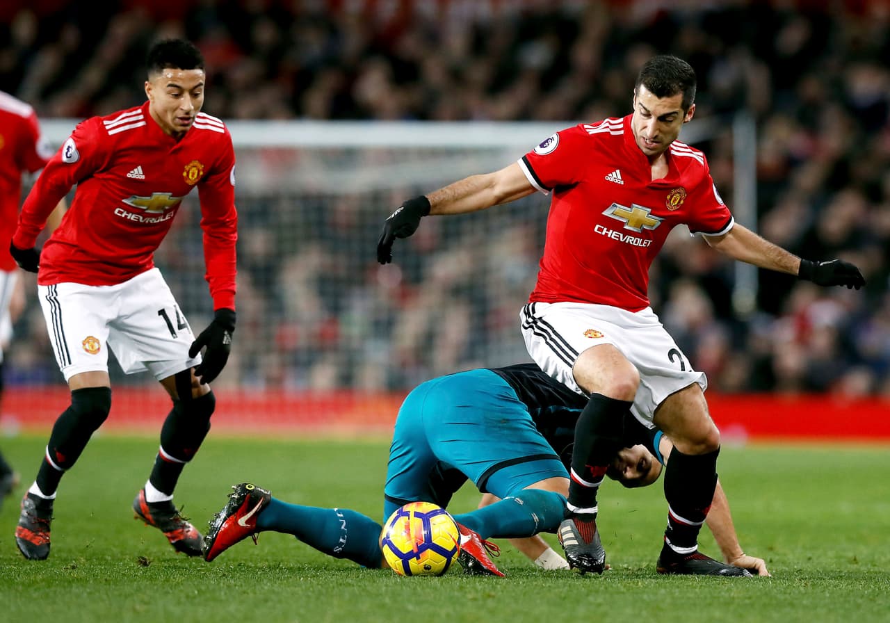 La del Manchester United tiene un costo de 76 euros y es la más cara entre los equipos de la Premier League, cuyo costo promedio es de 59 euros.