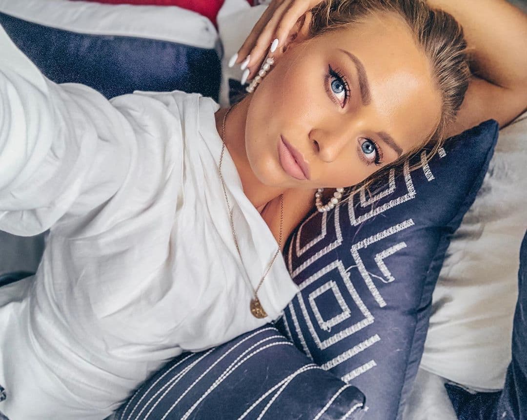 La actriz de origen ruso comenzó a tener ataques desde que Gabriel Soto anunció su divorcio, pues más de uno consideró que ella era la culpable, pero cuando el romance se confirmó las críticas se multiplicaron.