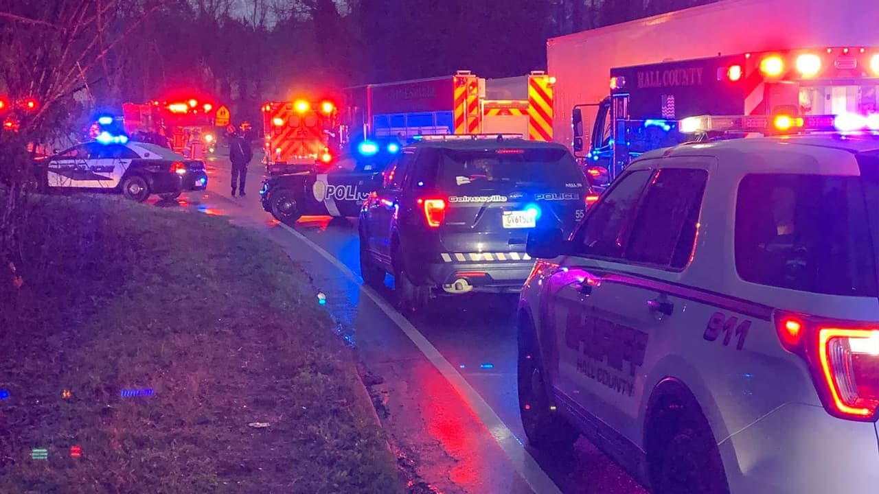 Los funcionarios de seguridad se desplegaron en el área del siniestro.