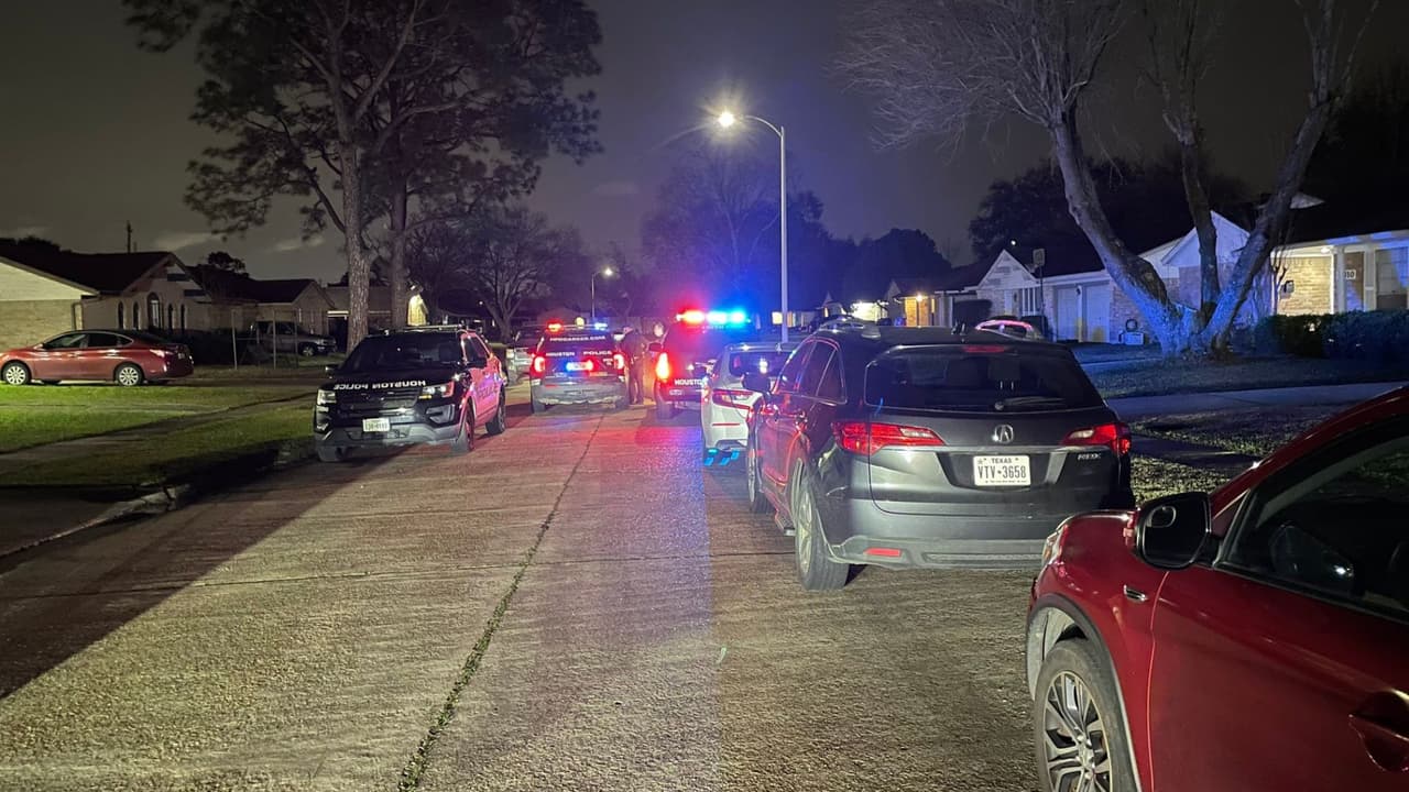Un adolescente de 15 años está señalado de balear a su madre y hermana en Houston: esto sabemos