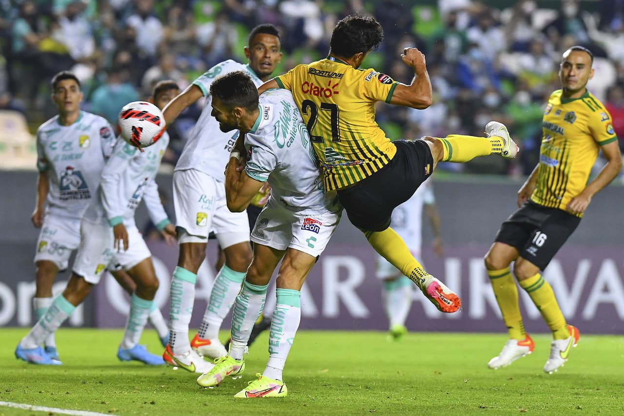 Elías Hernández vuelve a aparecer en la vuelta, le da la victoria 1-0 a León, poen el 3-0 definitivo en global y aseguran su liugar en los cuartos de final.