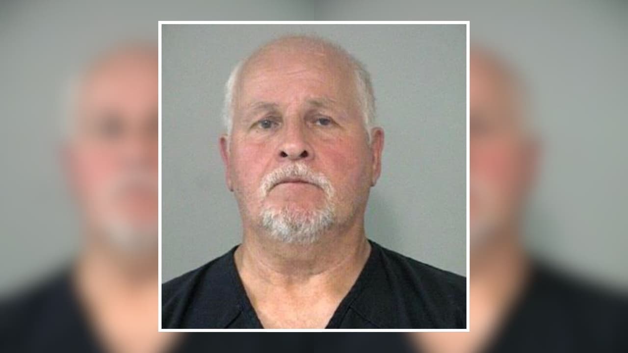 Detienen a hombre de 70 años acusado de intentar subir a una niña a su camioneta en Katy