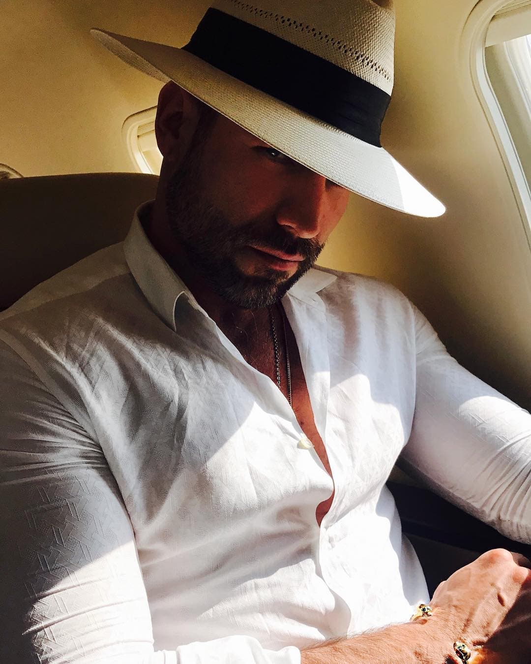 Fue en 2019 cuando Amaya desapareció de la vida pública y se la pasó viajando de incógnito para no ser reconocido, incluso,
<b>se escondía de sus seres queridos </b>al cambiar constantemente de número telefónico.
<br>