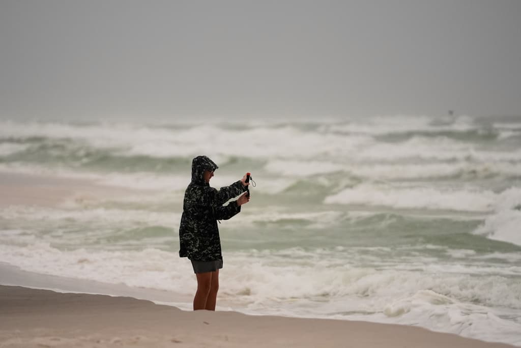 Últimas noticias del huracán Isaías EN VIVO hoy: se intensifica a categoría 3 con vientos máximos sostenidos de 115 mph