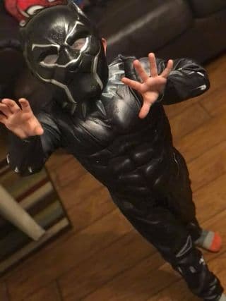 En honor a Chadwick Boseman, este disfraz de la "Pantera Negra"