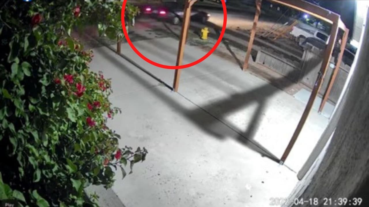 Imagen del vehículo de interés que la Policía de Modesto difundió tras el asesinato del conductor de DoorDash.