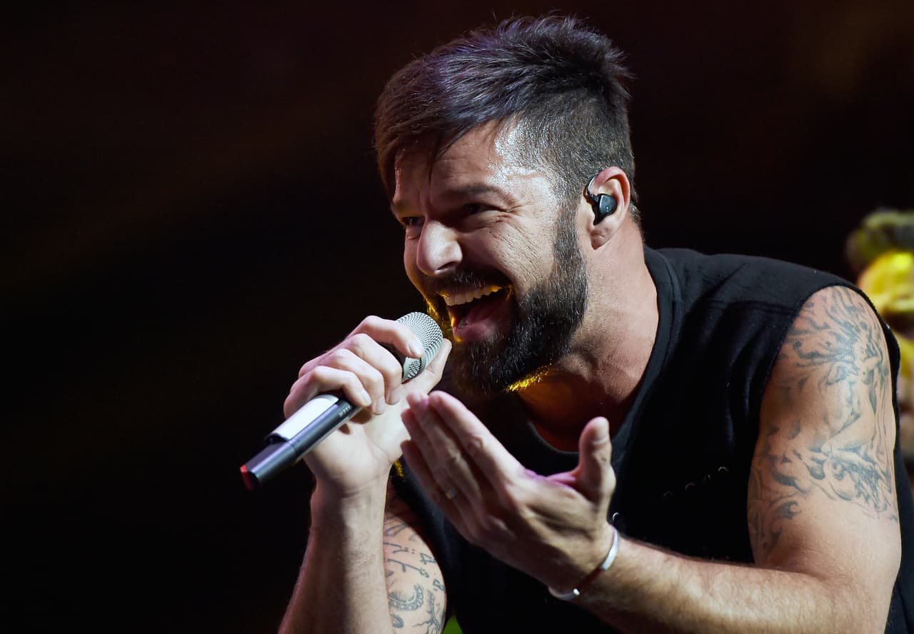 El boricua fue galardonado por la Academia Latina de la Grabación como 'personalidad del año' en la edición del Latin GRAMMY en 2004.