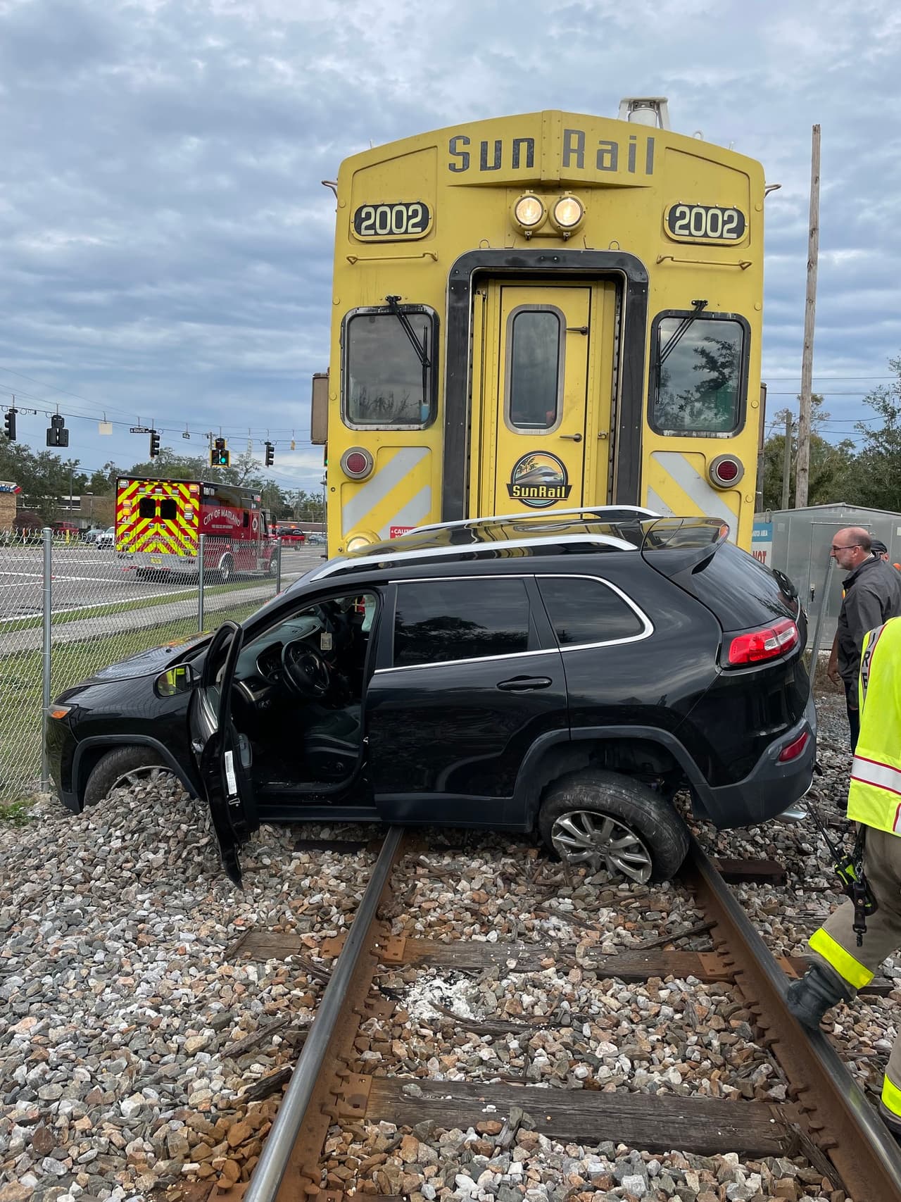Otro choque ocurrió este lunes cerca de las 3:37 p.m. entre Old Mary Road y West Airport Boulevard en el condado Seminole donde un hombre de 93 años que conducía una camioneta tipo Pickup perdió la vida.