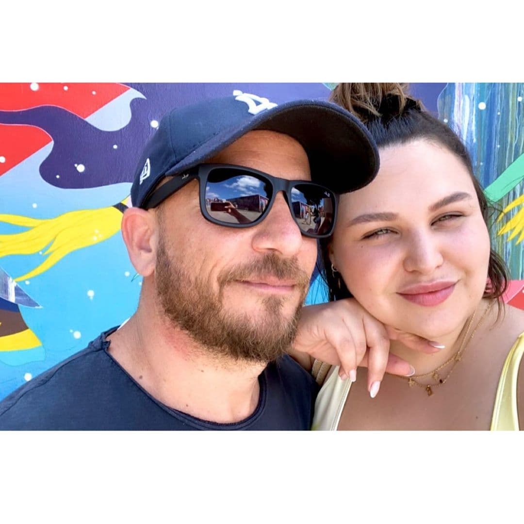 La primera vez que Estefanía Villarreal habló en redes sociales sobre su ahora prometido fue en mayo de 2019, cuando Gidi Shwartz cumplía años y ella aprovechó para felicitarlo escribiéndole: "Happy birthday my love. I love you from here to the moon".