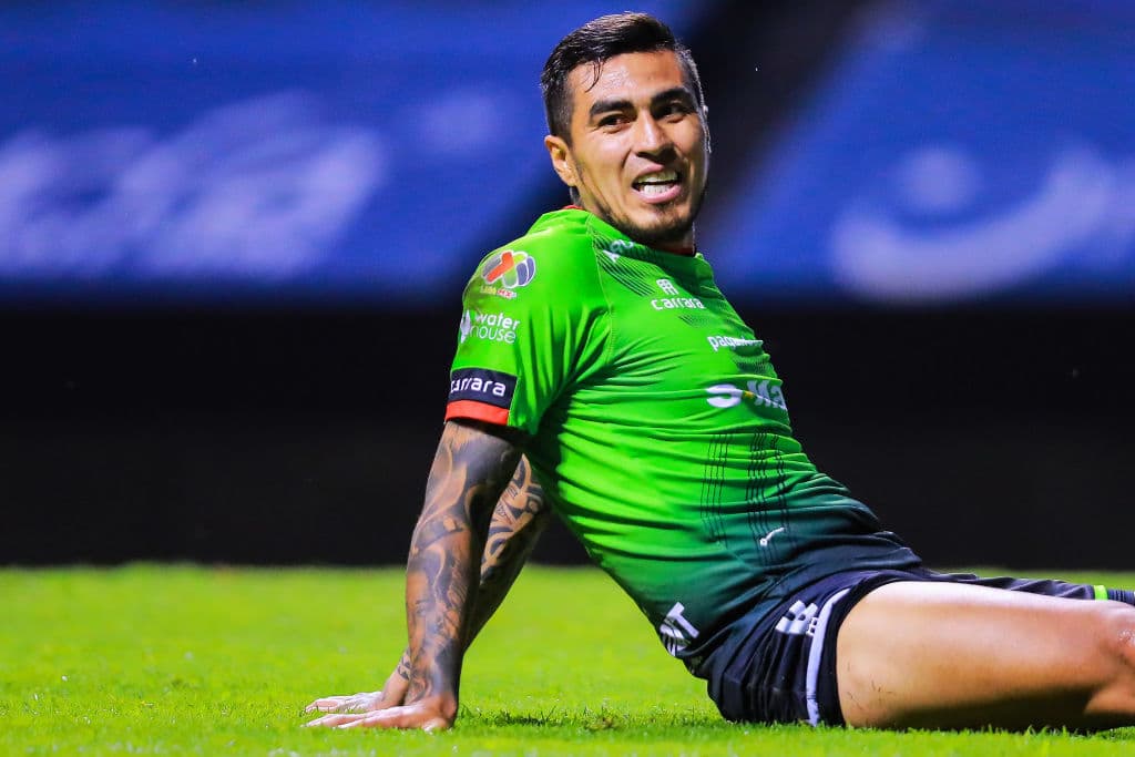 Santiago Ormeño (5’, 51’, 70’) se sirvió con la cuchara grande y marcó triplete en un partido donde al Puebla le salió todo. Cristian Tabó (43’) hizo el cuarto para los poblanos. Los locales llegaron a 8 unidades y los Bravos se quedaron con 5.